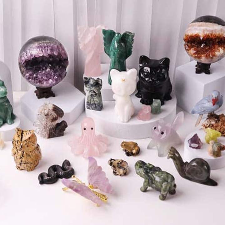 The Science Behind Crystal Healing: How Vibrations and Chakras Work with Healing Stones