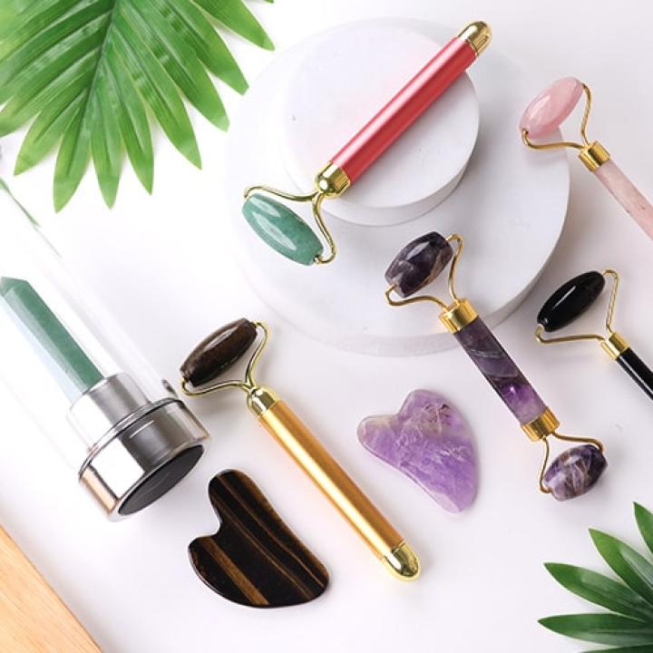 The Beauty Benefits of Crystals : Glow Naturally with Crystal Roller and Gua Sha