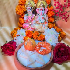 Festive Sweet Candle | Joyful Glow