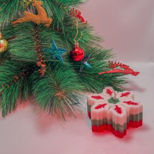 Holly Snowflake Festive Candle