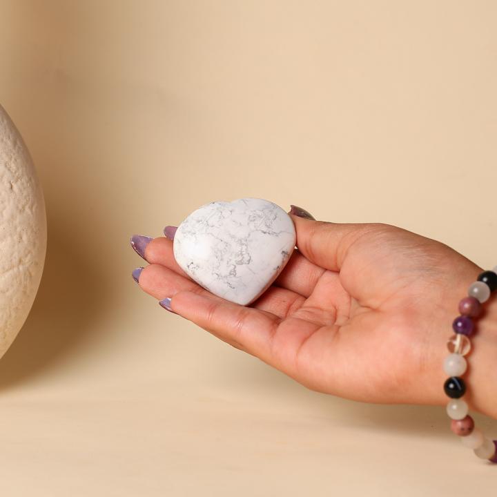 Howlite Heart | Calmness & Awareness