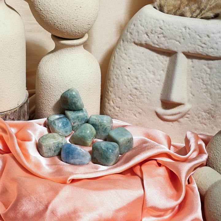 Aquamarine Tumble | Courage & Clarity